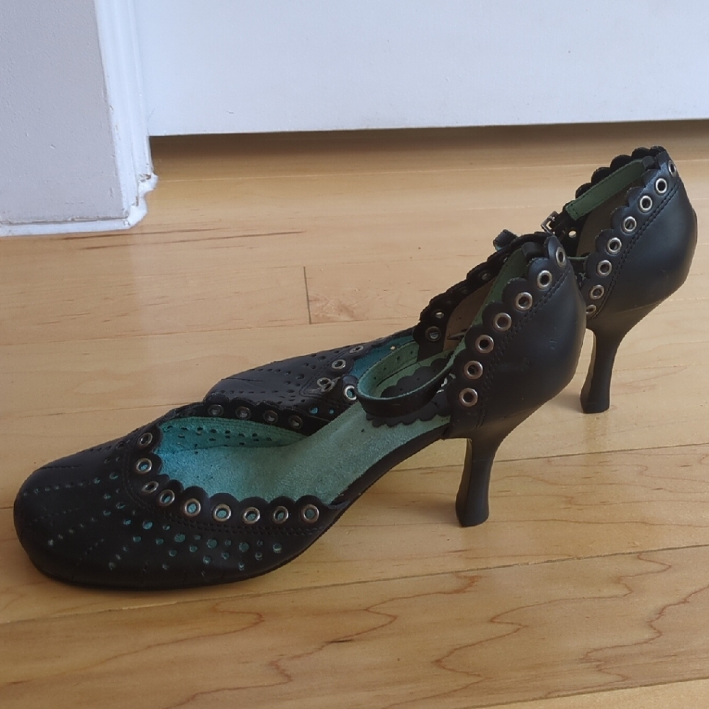 Elegant Mudd Black Women's Heels